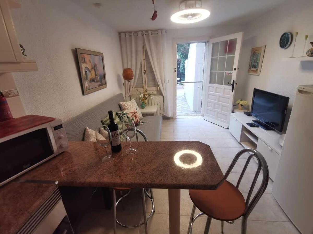Quaint Ground Floor Apartment With Pool Lb1 Torrevieja Buitenkant foto